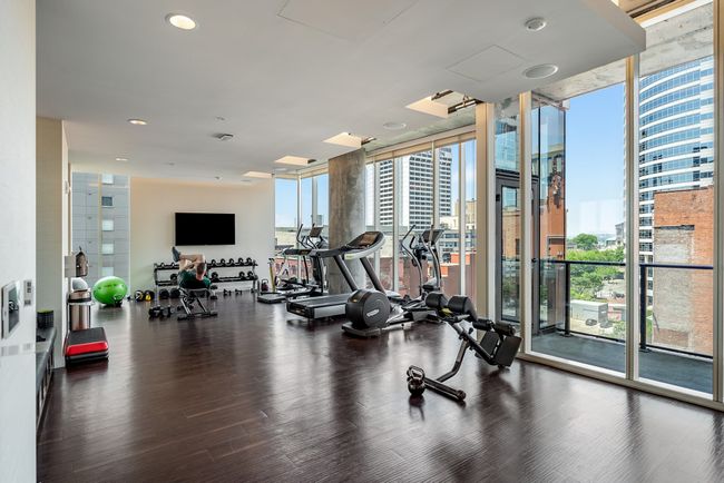 Prioritize self-care while enjoying the intimacy and privacy of the owners’ fitness center on the 8th floor. | Image 49