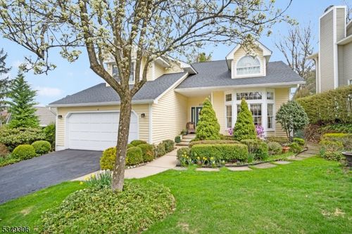 92 Autumn Ridge Rd, Bedminster, NJ, 07921-1849 | Card Image