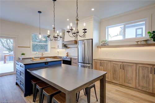 51 Manley St, Ayr, ON, N0B1E0 | Card Image