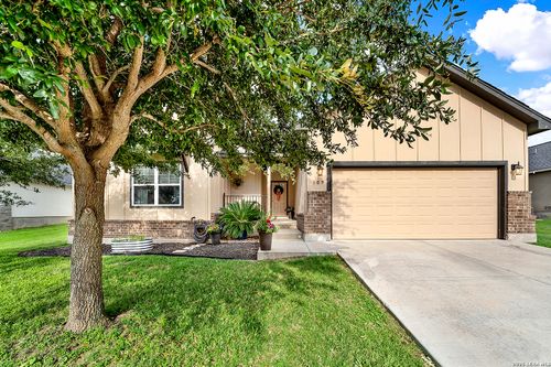 109 Grand Vw, Floresville, TX, 78114-6690 | Card Image