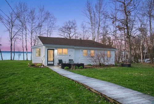 4107b Lake Park Road, Ashland, WI, 54806 | Card Image