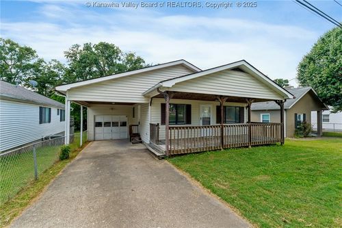 2932 Thomas Ave, Huntington, WV, 25705-2810 | Card Image