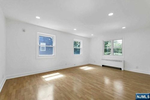 179 Christie Hts, Leonia, NJ, 07605-1555 | Card Image