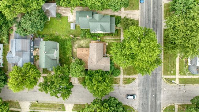 624 N Broad St, Home with 5 bedrooms, 3 bathrooms and 2 parking in Adrian MI | Image 39
