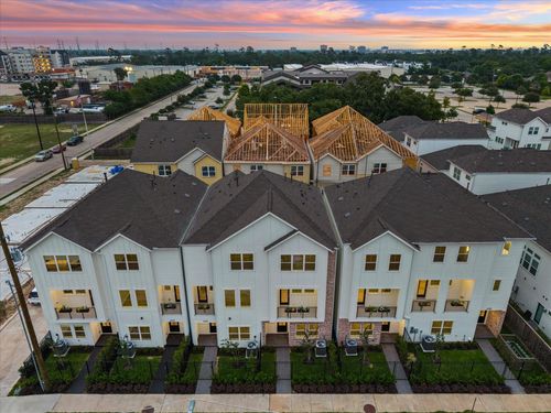 6336 Paddington Bend Dr, Houston, TX, 77008-3074 | Card Image