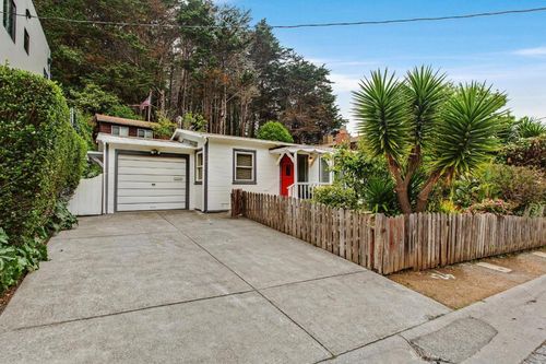 274 Juanita Ave, Pacifica, CA, 94044-3134 | Card Image