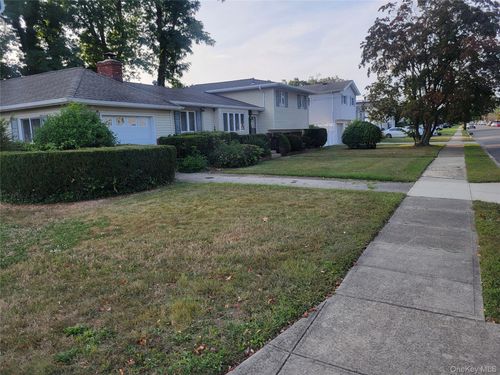 336 W 15th St, Deer Park, NY, 11729-6304 | Card Image