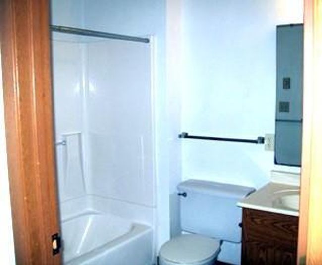 Pheasant Run Bathroom.jpg | Image 11