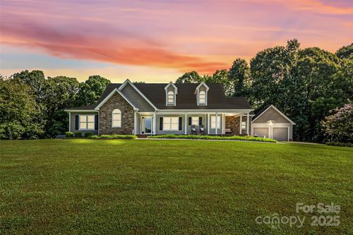 4844 Crestside St, Claremont, NC, 28610-8002 | Card Image