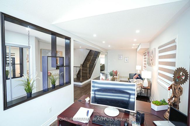 23 Hollowgrove Blvd, House other with 6 bedrooms, 5 bathrooms and 4 parking in Brampton ON | Image 5