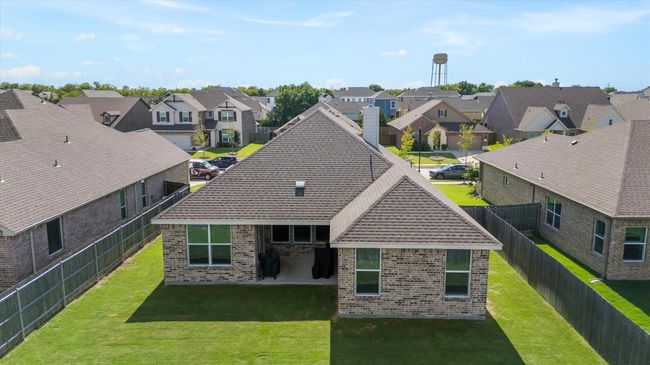 Aerial perspective of suburban area | Image 28