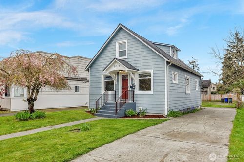 2011 Oakes Avenue, Everett, WA, 98201 | Card Image