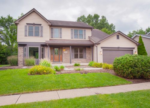 2705 Colonial Dr, Elgin, IL, 60124-5512 | Card Image