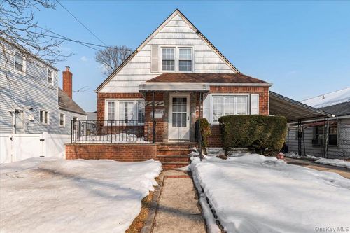 33 Mckee St, Floral Park, NY, 11001-1615 | Card Image