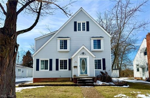 1524 Jaeger Dr, Lyndhurst, OH, 44124-2717 | Card Image