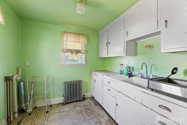55 Washington Rd, House other with 4 bedrooms, 1 bathrooms and null parking in Sayreville NJ | Image 10