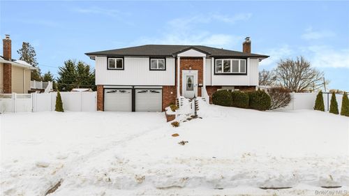 89 Harvest Ln, Commack, NY, 11725-1509 | Card Image