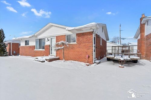 30584 S Gibraltar Street, Gibraltar, MI, 48173 | Card Image