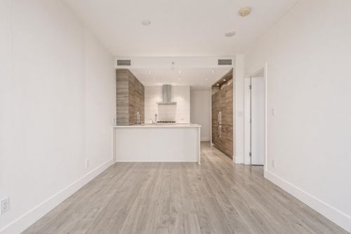 1403-7388 Kingsway, Burnaby, BC, V3N0G9 | Card Image