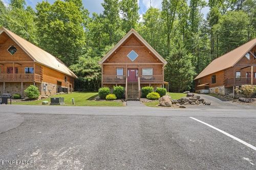220 Forrest Loop Way, Gatlinburg, TN, 37738 | Card Image