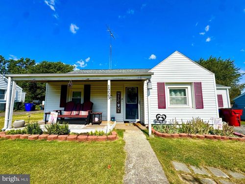 1223 Glenwood Ave, HAGERSTOWN, MD, 21742-3028 | Card Image