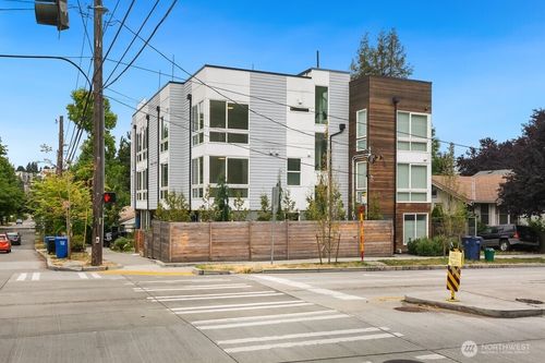 2400 Sw Genesee St, Seattle, WA, 98106-1257 | Card Image
