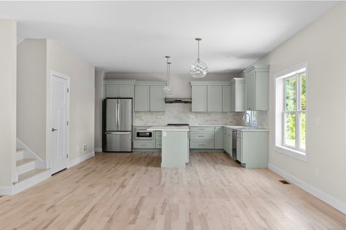 53 Lucas Cir, Newington, CT, 06111-4212 | Card Image