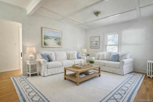 2-55 Davis St, Locust Valley, NY, 11560-1807 | Card Image