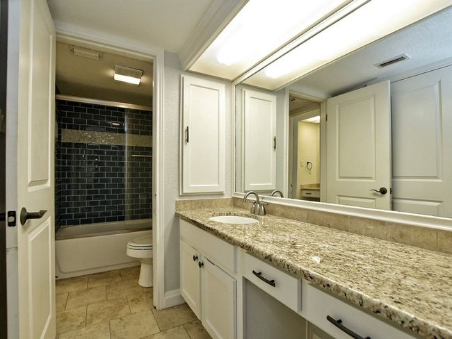 168 World Of Tennis Sq, Condo with 3 bedrooms, 3 bathrooms and 2 parking in Lakeway TX | Image 22