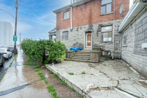 337 Montgomery St, Vanier, ON, K1L7X1 | Card Image