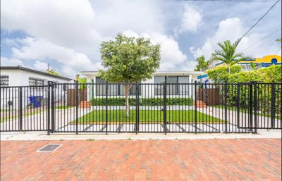 511 Sw 15th Ave, Home with 0 bedrooms, 0 bathrooms and 3 parking in Miami FL | Image 3