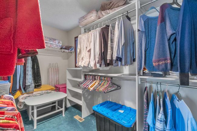 121 Patterson Mount Sw, House other with 5 bedrooms, 4 bathrooms and 4 parking in Calgary AB | Image 24