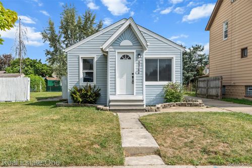 22790 Rein Ave, Eastpointe, MI, 48021-1738 | Card Image