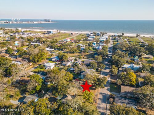 818 Woodward Ave, Gulfport, MS, 39501-1345 | Card Image