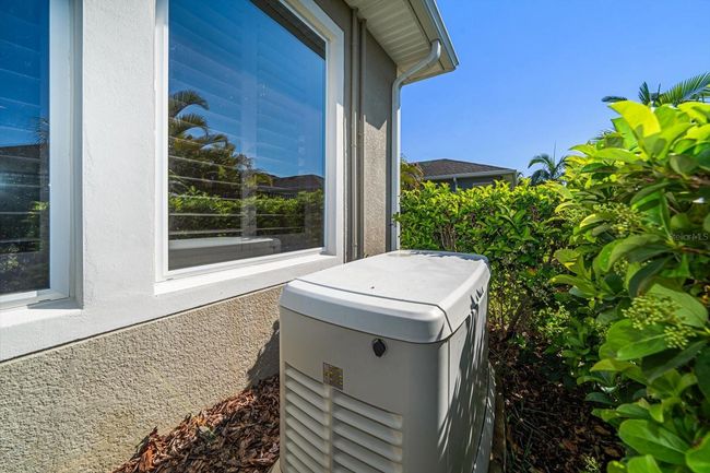 13917 Kingfisher Glen Dr, House other with 2 bedrooms, 3 bathrooms and null parking in LITHIA FL | Image 37