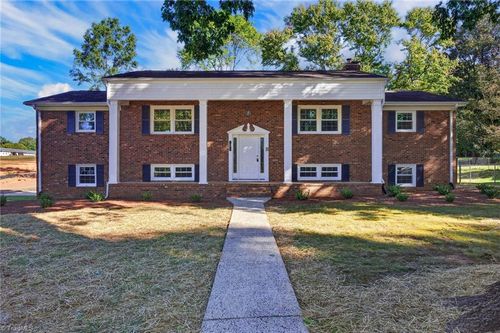 1510 Woodside Dr, Reidsville, NC, 27320-5219 | Card Image