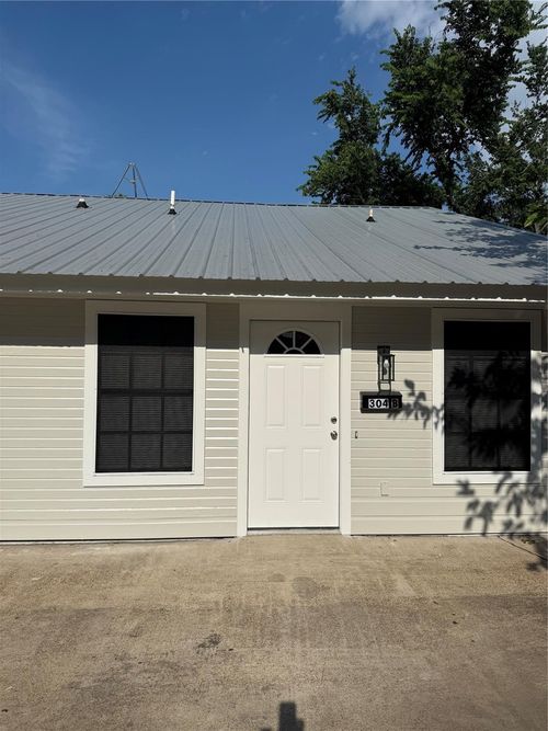 b-304 E Hickory St, Kaufman, TX, 75142-1456 | Card Image