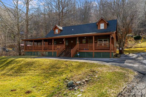 233 Rocky Top Rd, Maggie Valley, NC, 28751-7625 | Card Image