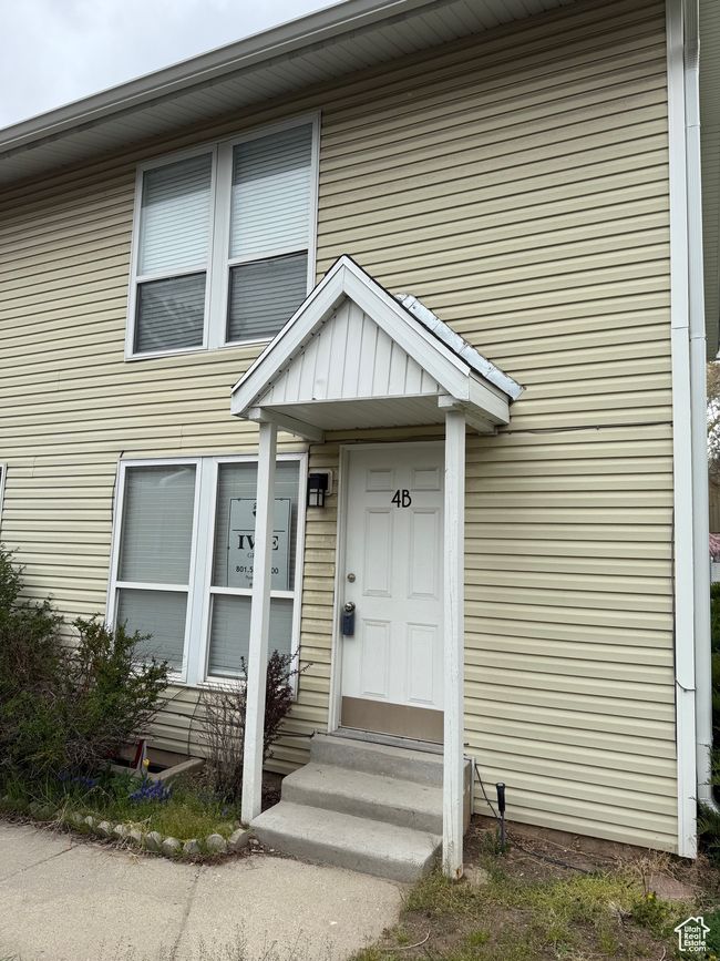 View of front of house with entry steps | Image 18