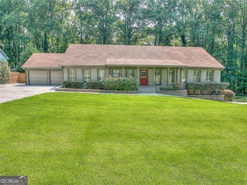 5575 Lake Forrest Dr, Atlanta, GA, 30342-1032 | Card Image