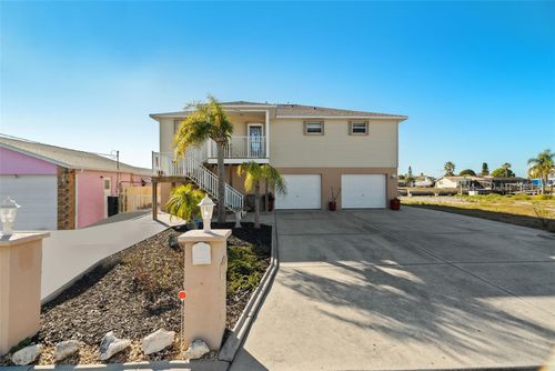 13533 Veronica Dr, HUDSON, FL, 34667-1572 | Card Image