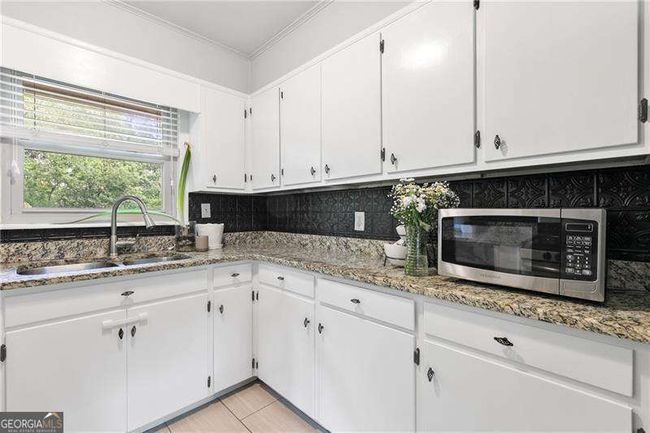 2337 Elmwood Cir Se, House other with 3 bedrooms, 3 bathrooms and null parking in Atlanta GA | Image 8