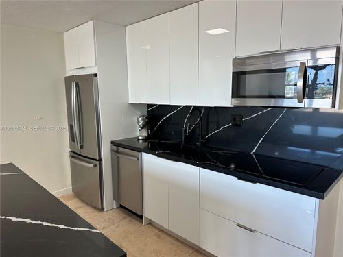 310-6039 Collins Ave, Miami Beach, FL, 33140-2212 | Card Image