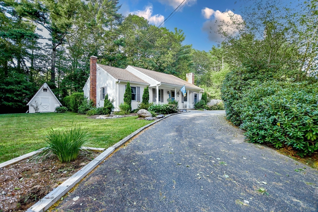Bayberry Ln, Mattapoisett, MA 02739