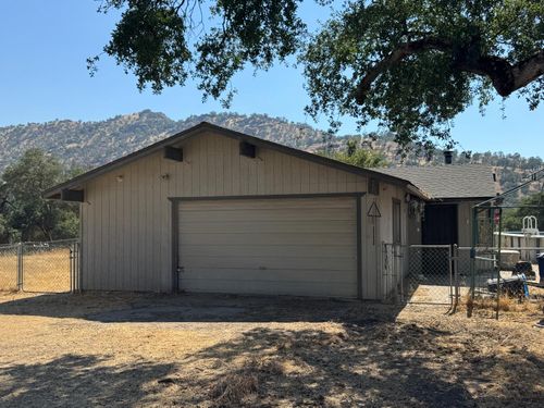 37307 Mistletoe Rd, Yokuts Valley, CA, 93675-9742 | Card Image