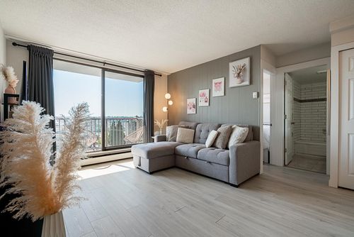408-320 Royal Ave, New Westminster, BC, V3L5C6 | Card Image