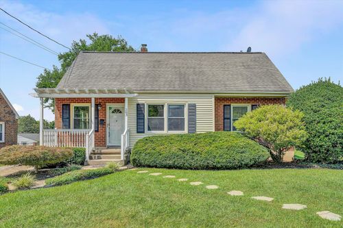 303 Valleydale Ave, Salem, VA, 24153-3267 | Card Image