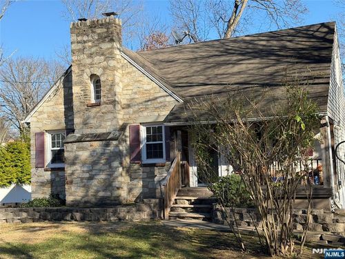 134 Oakwood Dr, Wayne, NJ, 07470-5606 | Card Image