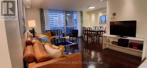 1618-1 Massey Square, Toronto (Crescent Town), ON, M4C5L4 | Card Image