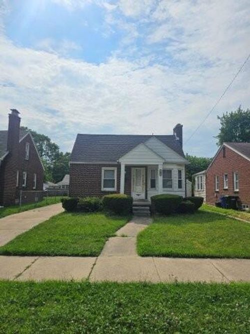 18255 Oakfield St, Detroit, MI, 48235-3282 | Card Image